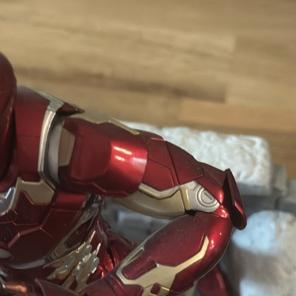 MARVEL ⭐️ Deagon Iron Man 3 Mark VII figure/statue - Picture 9 of 9